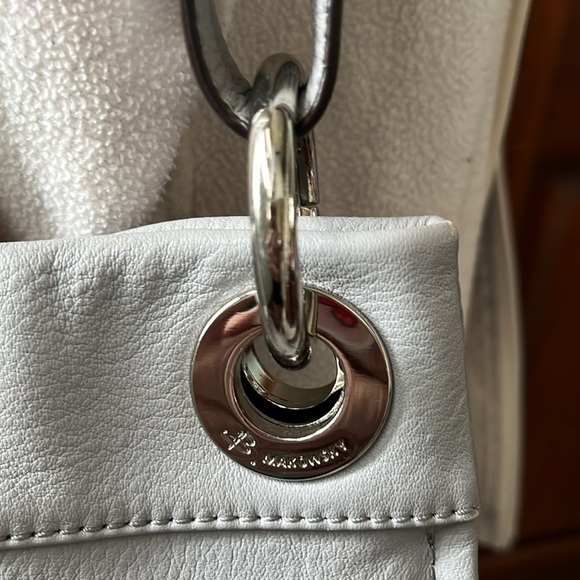 B. Makowsky  shoulder/Crossbody bag leather Light gray  Silvertone Hardware EUC - Picture 11 of 17